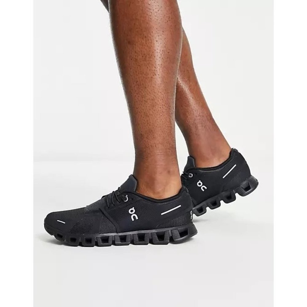On Cloud 5 in Sneakers in All Black 9.5 New wth Box Mens Athletic Shoes - Picture 4 of 15